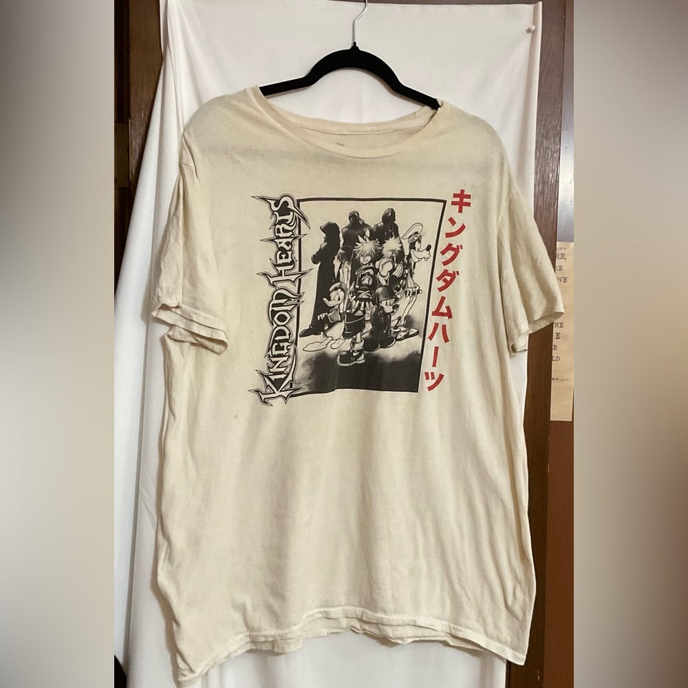 Disney: Men’s Japanese Kingdom Hearts short sleeve tee shirt cream/ivy color (L)